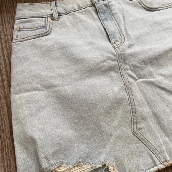 WILD FABLE Light Wash Denim Mini Skirt Size 12 - Picture 8 of 11